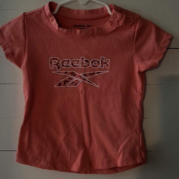 Girls 18 month , 3 piece Reebok set. Pants ,tshirt ,onsie - Picture 3 of 4